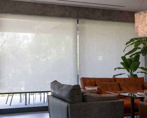 Ordinary_aluminum_alloy_doors_and_windows_profile